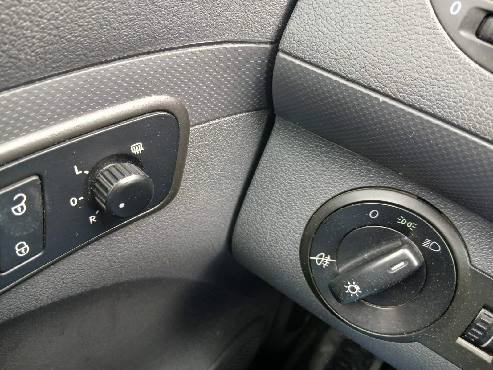 VW Caddy 1.6 -  102hp, снимка 15 - Бусове и автобуси - 54746535