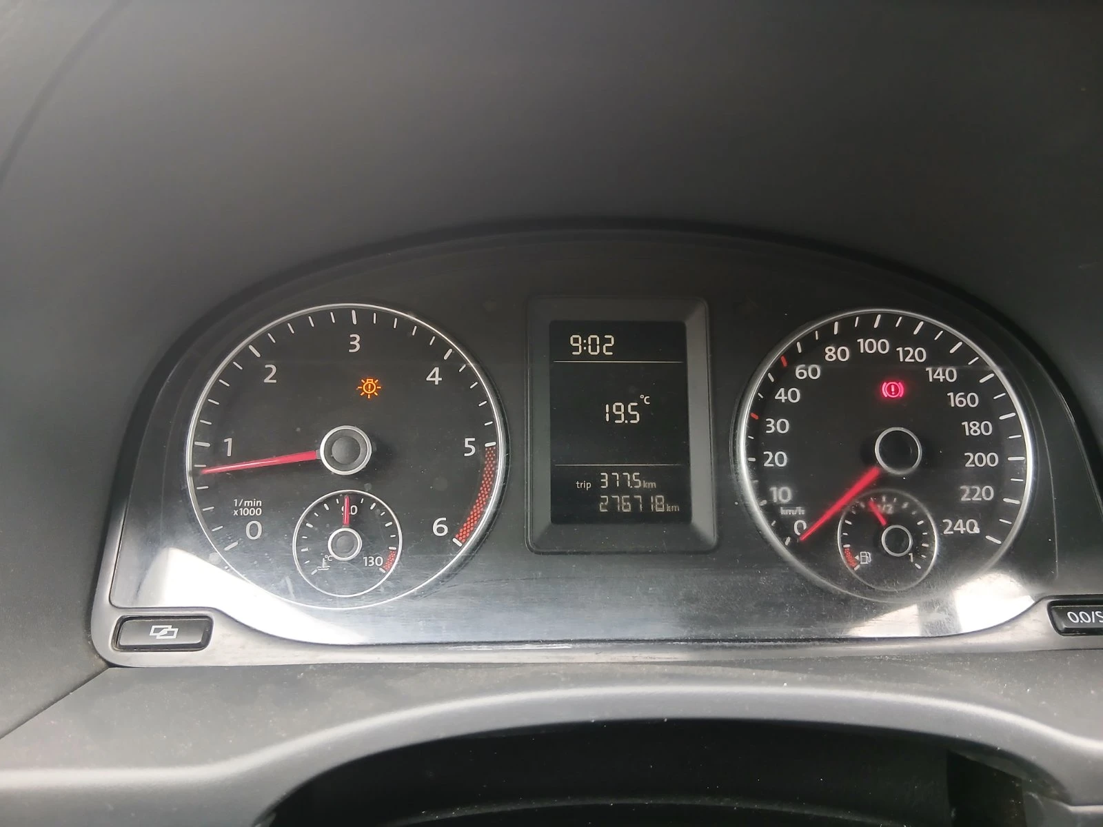 VW Caddy 1.6 -  102hp, снимка 14 - Бусове и автобуси - 54746535