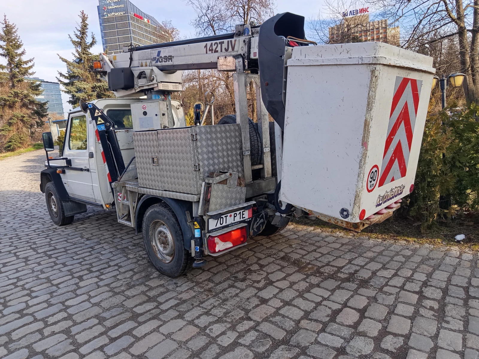 Автовишка Mercedes-Benz G 300 CDI - изображение 3