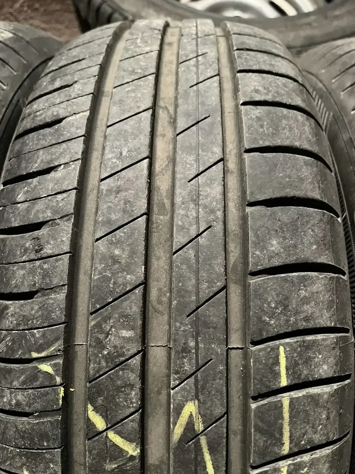 Гуми Летни 195/60R15, снимка 7 - Гуми и джанти - 55169086