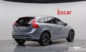 Volvo V60 AWD * 85 000KM * LANE ASSIST * BLIND SPOT, снимка 2