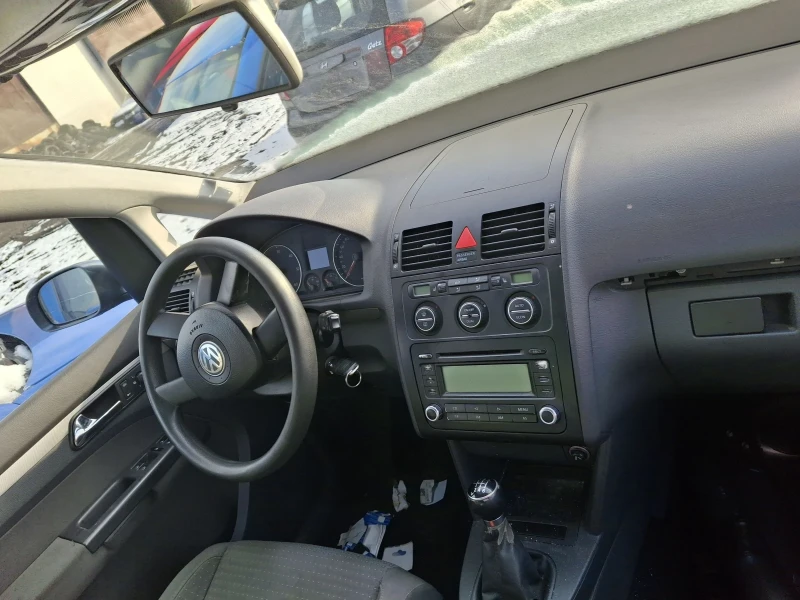 VW Touran, снимка 3 - Автомобили и джипове - 48705538