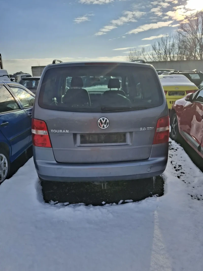 VW Touran, снимка 1 - Автомобили и джипове - 48705538