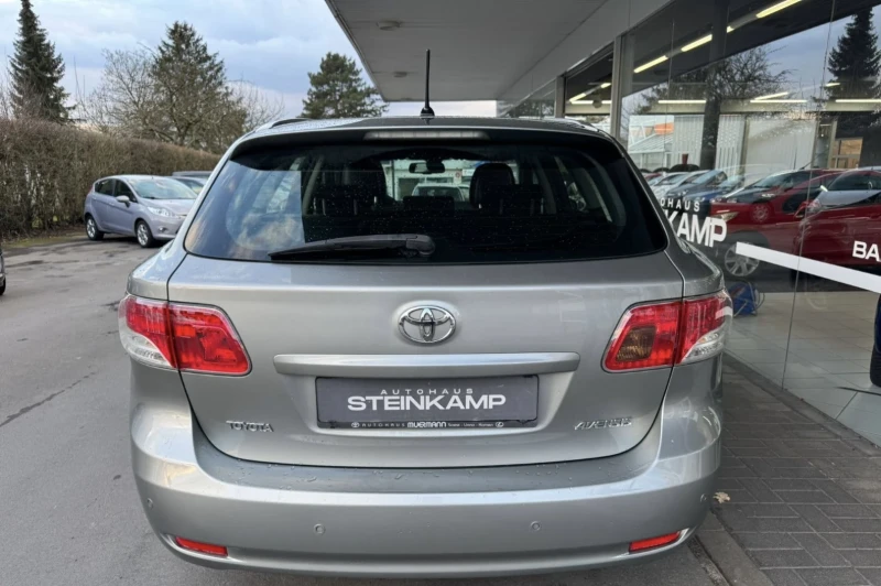 Toyota Avensis 1.8i-147к.с./GT SPORT / КАТО НОВА, снимка 6 - Автомобили и джипове - 49533338