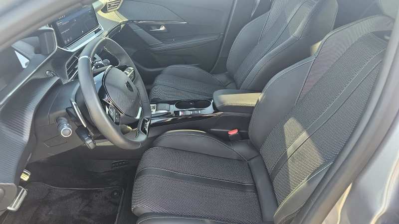 Peugeot 208 GT, снимка 13 - Автомобили и джипове - 51595549