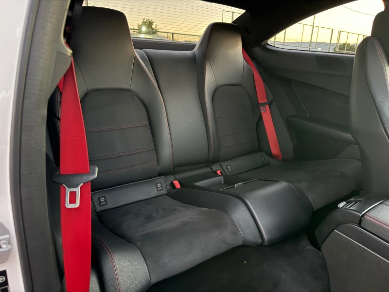 Mercedes-Benz C 250 CDI= 63 AMG= DISTRONIC= KEYLESS= PANORAMA= BLIND S, снимка 12 - Автомобили и джипове - 51750305