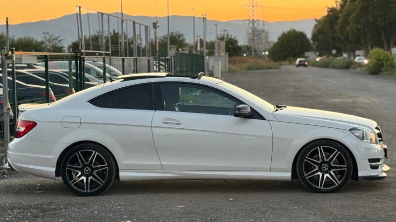 Mercedes-Benz C 250 CDI= 63 AMG= DISTRONIC= KEYLESS= PANORAMA= BLIND S, снимка 4 - Автомобили и джипове - 51750305