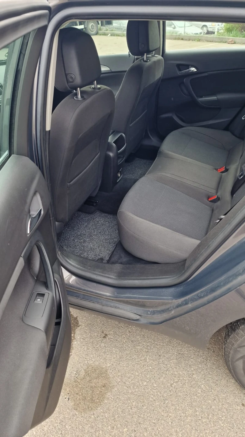 Opel Insignia Sports Tourer 2.0 CDTI EcoFlex, снимка 12 - Автомобили и джипове - 52396256