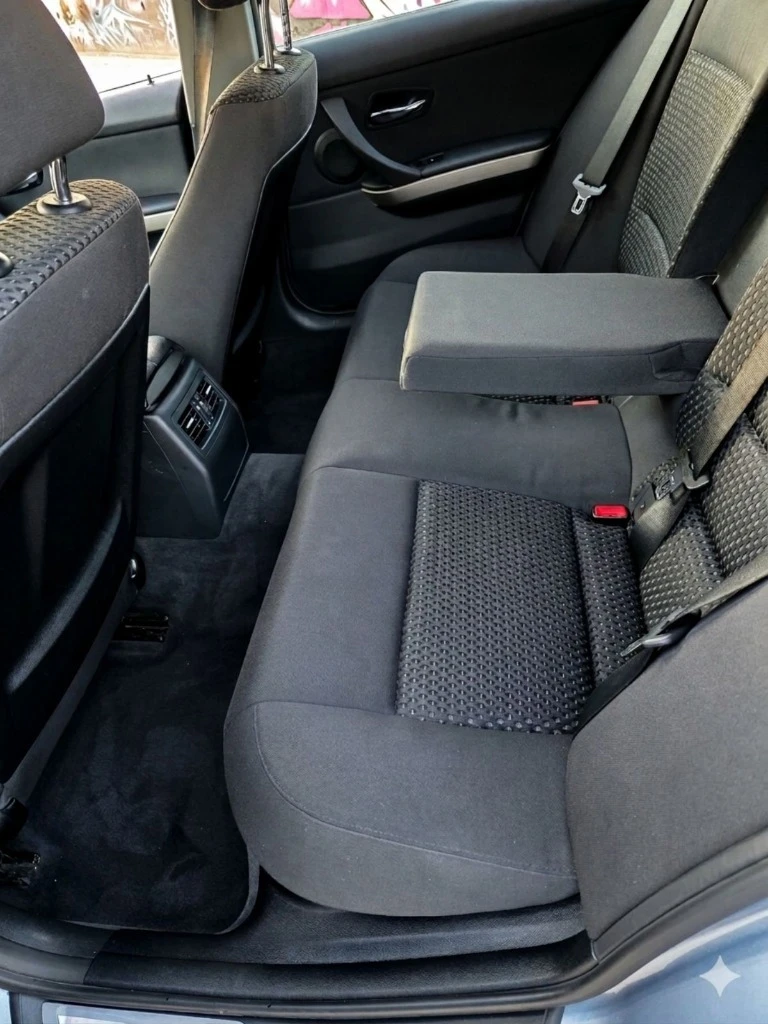 BMW 318 318 Edition LCI, снимка 13 - Автомобили и джипове - 55002617