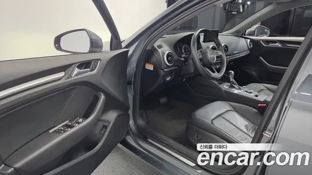 Audi A3 40 TFSI, АВТОКРЕДИТ, ЦЕНА до БГ, снимка 10 - Автомобили и джипове - 56060356