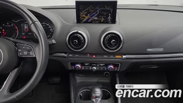 Audi A3 40 TFSI, АВТОКРЕДИТ, ЦЕНА до БГ, снимка 15 - Автомобили и джипове - 56060356