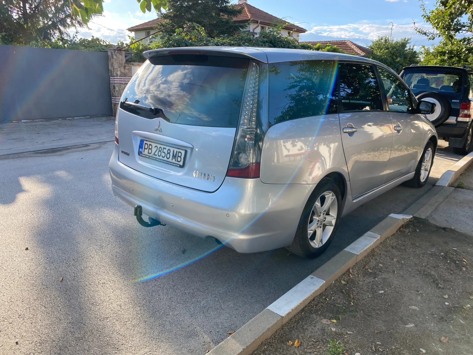 Mitsubishi Grandis 2.0 DI-D - изображение 2