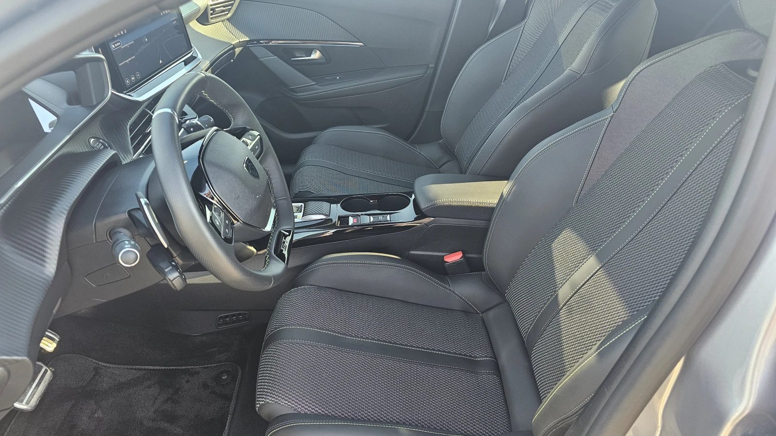 Peugeot 208 GT | Mobile.bg   13