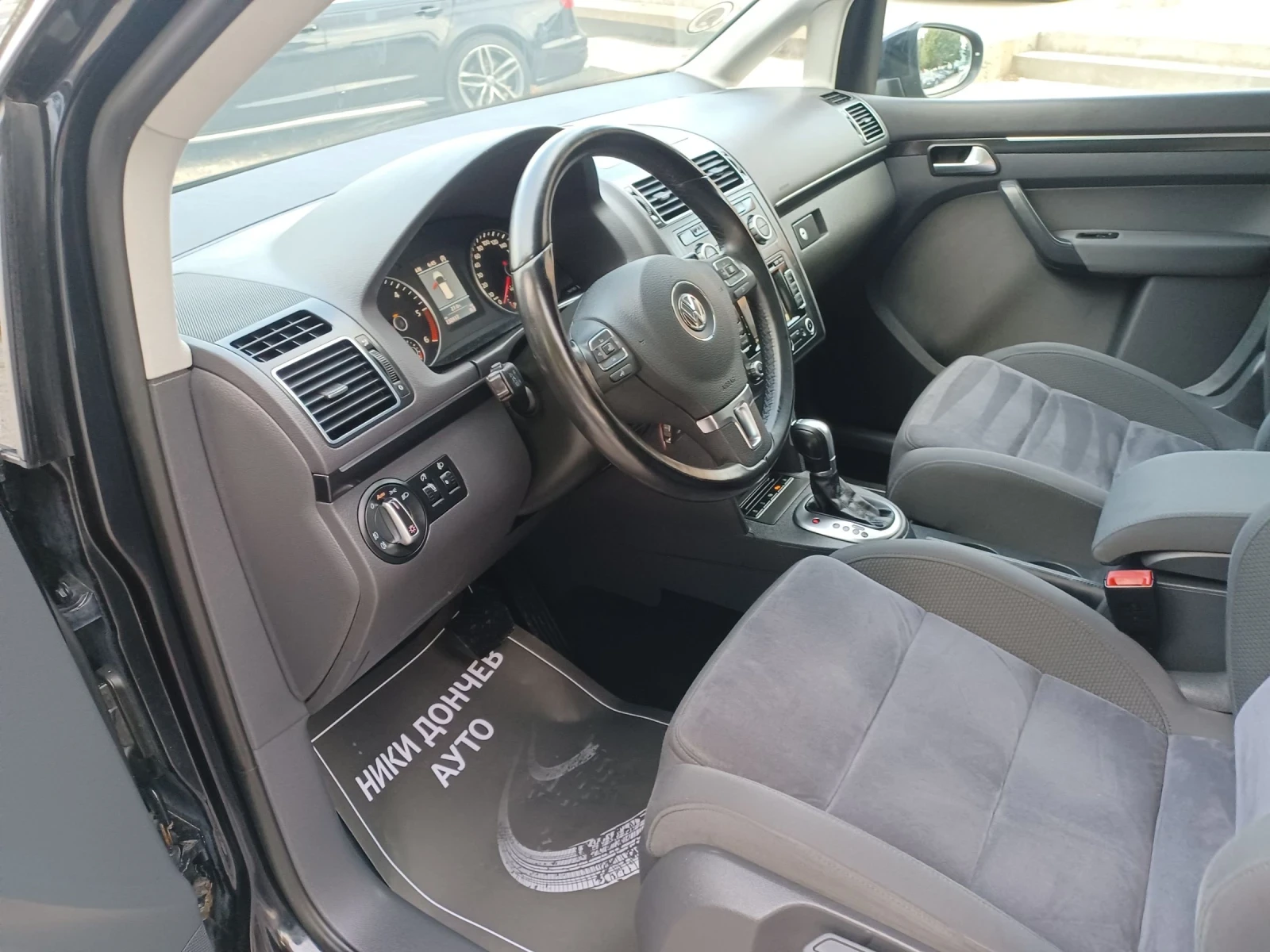 VW Touran 2.0-140TDI 6+ 1 AVTOMAT! NAVI! KOJA! FULL! - изображение 10