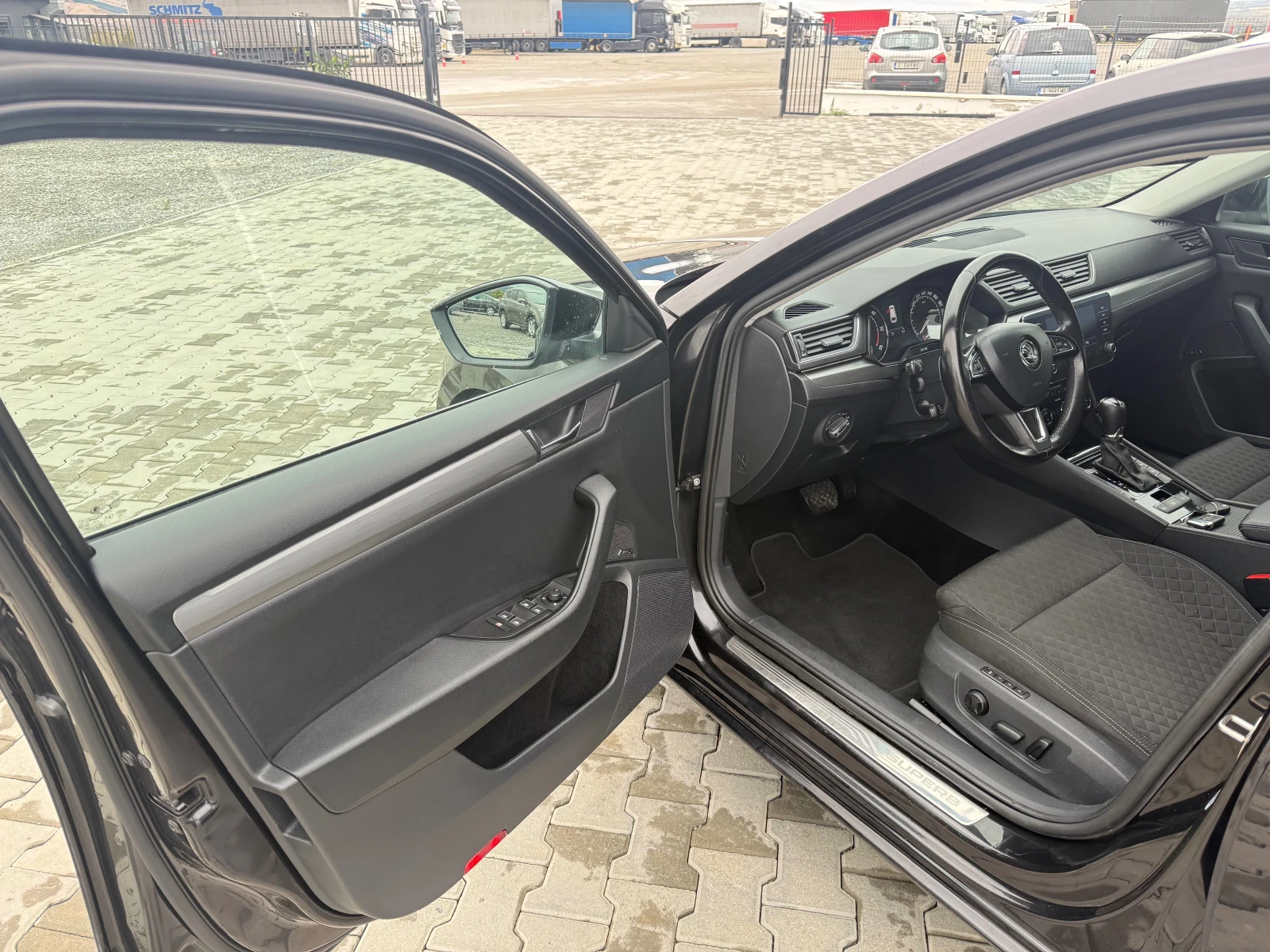 Skoda Superb 2.0 tdi 190 ks Собствен лизинг !!! - изображение 10