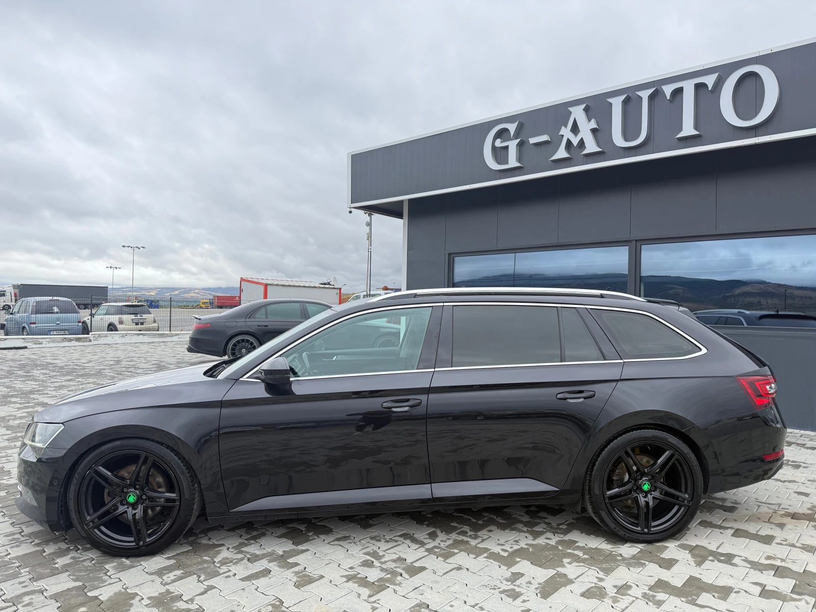 Skoda Superb 2.0 tdi 190 ks Собствен лизинг !!! - изображение 8
