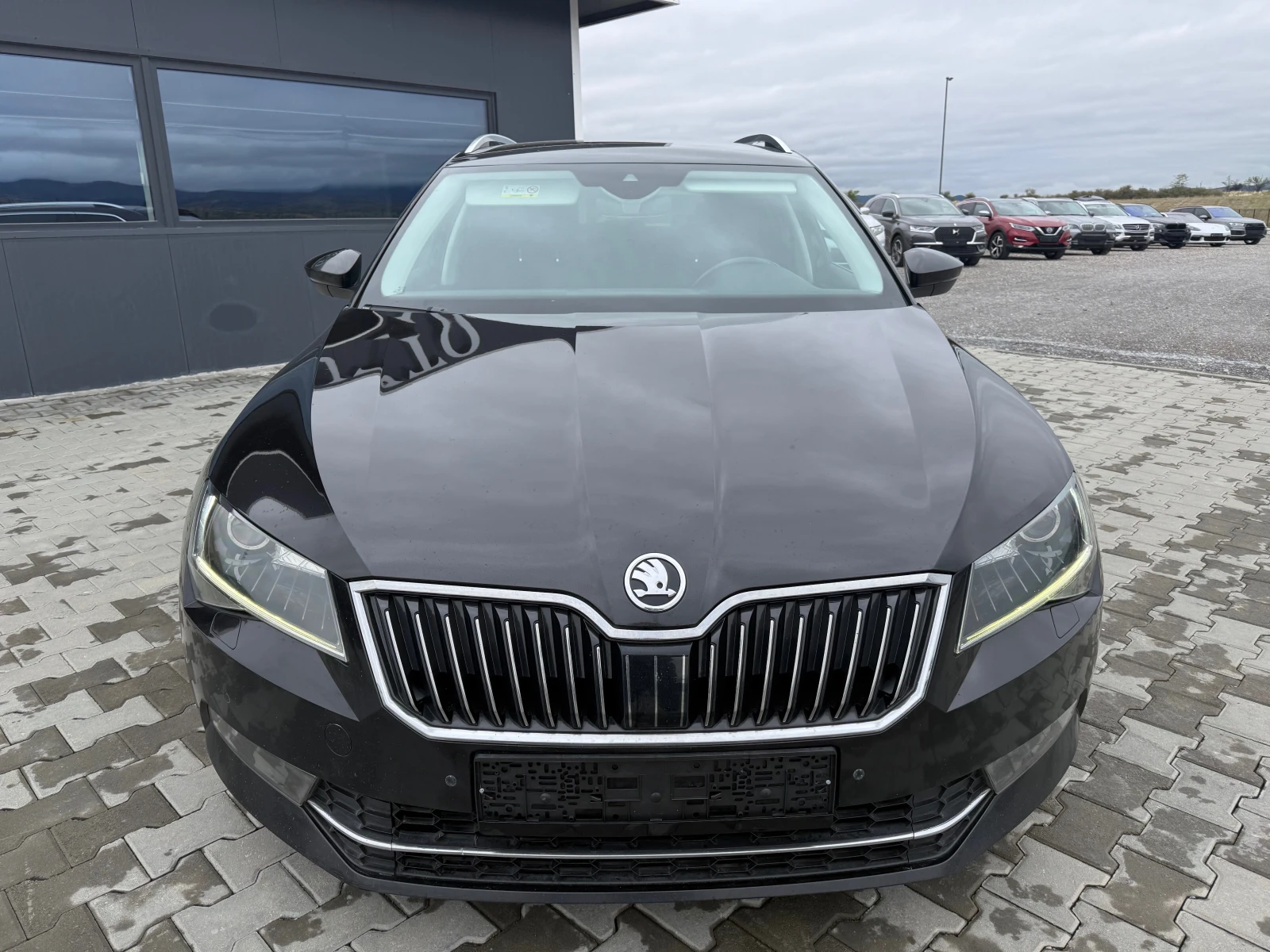 Skoda Superb 2.0 tdi 190 ks Собствен лизинг !!! - изображение 2