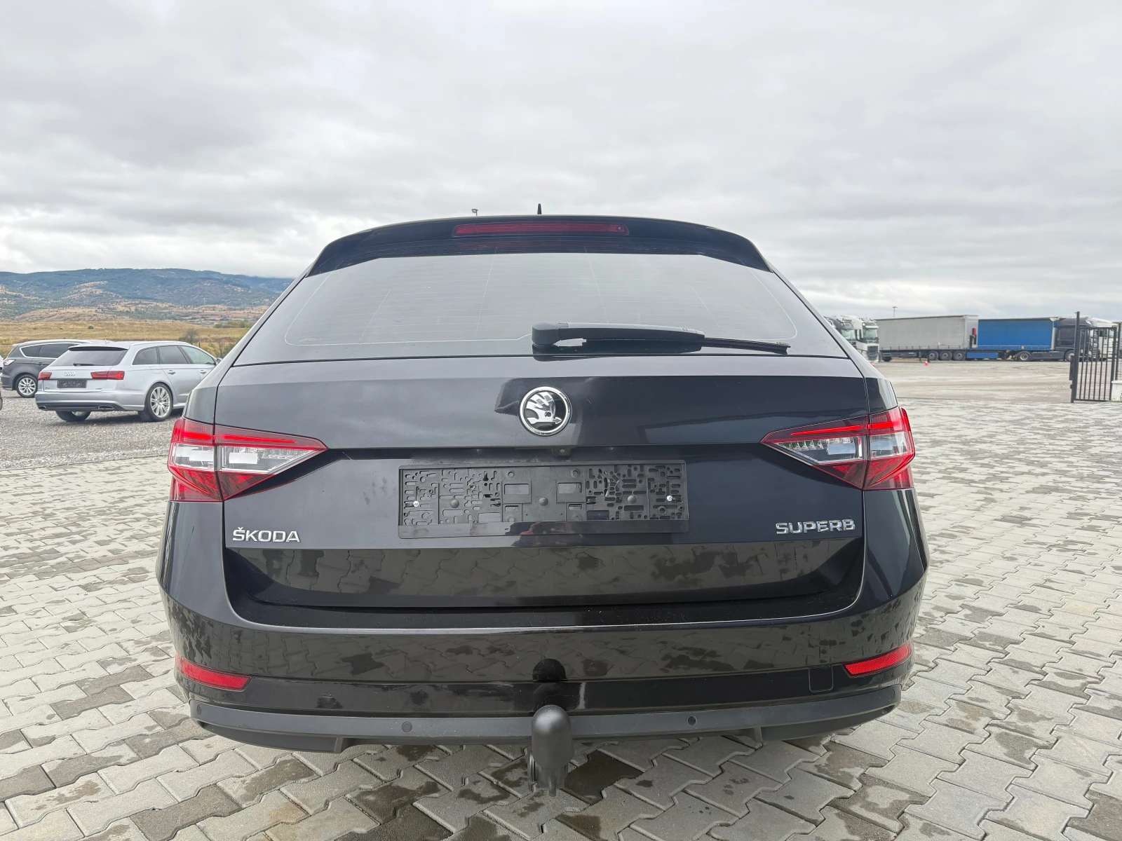 Skoda Superb 2.0 tdi 190 ks Собствен лизинг !!! - изображение 6