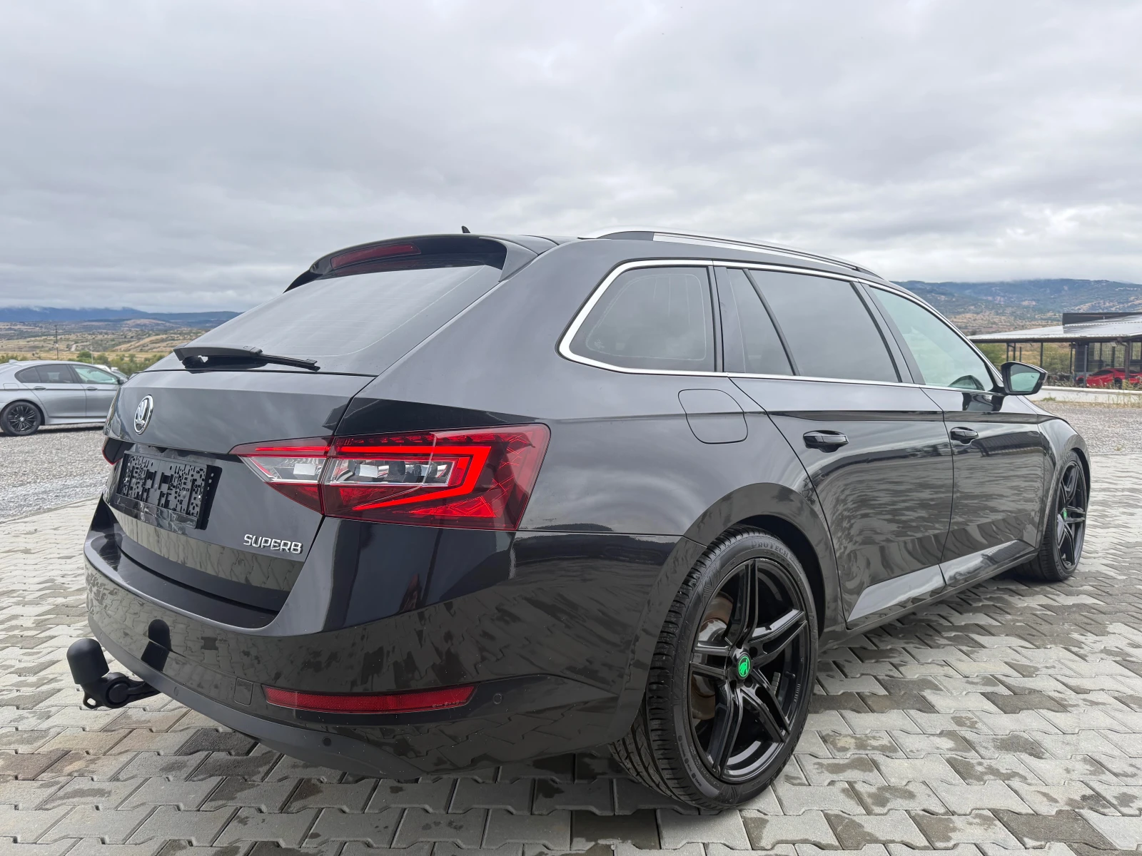 Skoda Superb 2.0 tdi 190 ks Собствен лизинг !!! - изображение 5