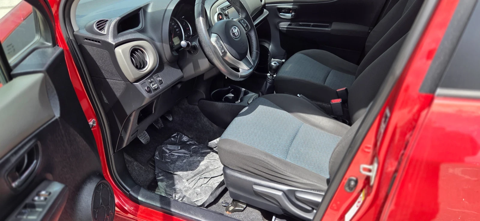 Toyota Yaris, снимка 9 - Автомобили и джипове - 54409395