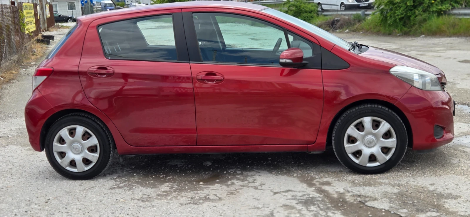 Toyota Yaris, снимка 3 - Автомобили и джипове - 54409395