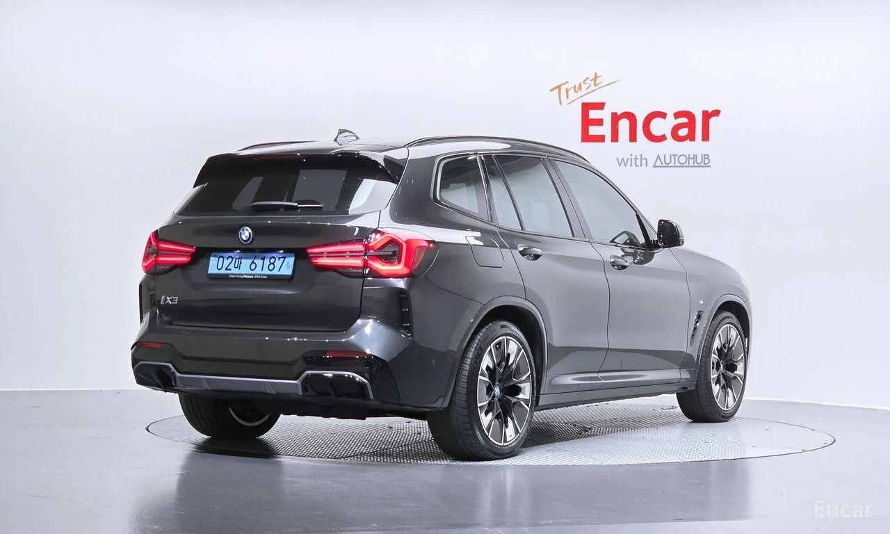 BMW iX3 * M-SPORT* КОЖА* ПОДГРЕВ* ПАНОРАМА* HEAD-UP* , снимка 2 - Автомобили и джипове - 54446274