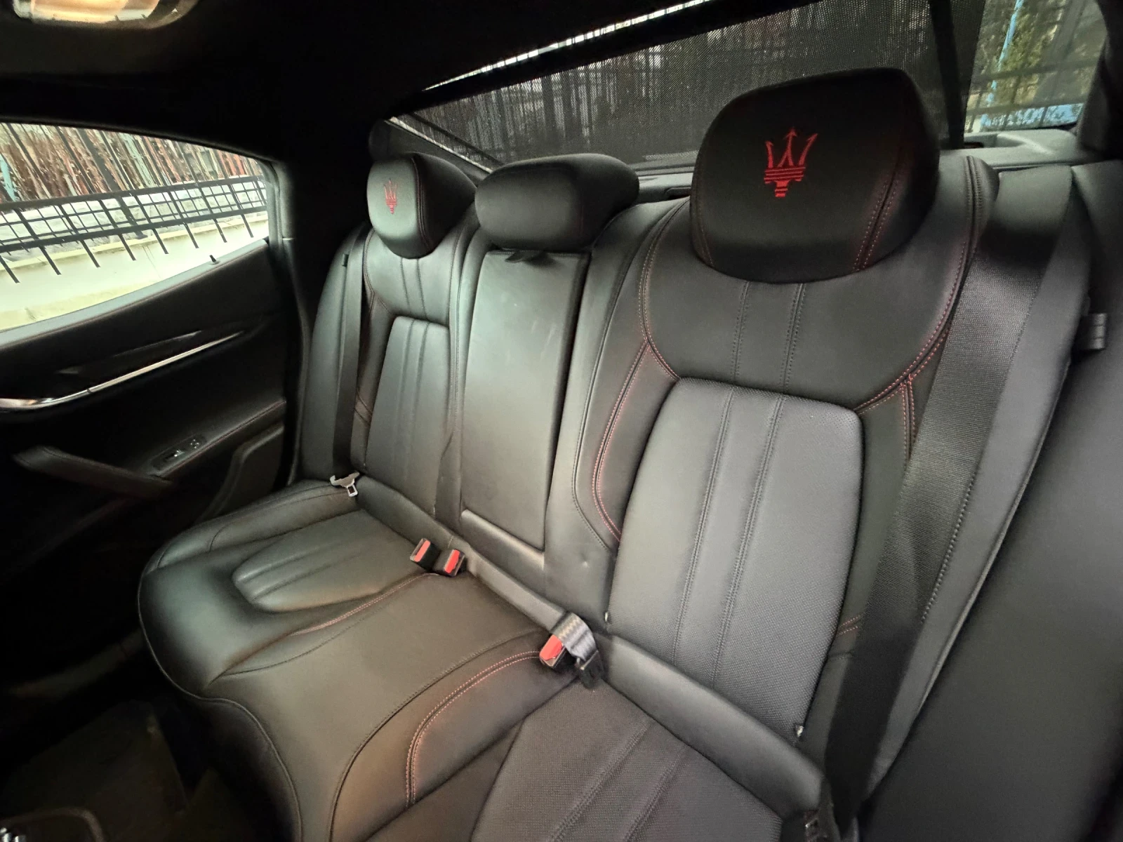 Maserati Ghibli Modena 2022 , снимка 8 - Автомобили и джипове - 54572101