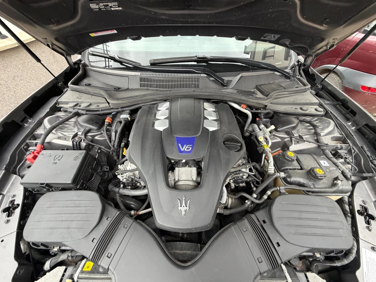 Maserati Ghibli Modena 2022 , снимка 10 - Автомобили и джипове - 54572101