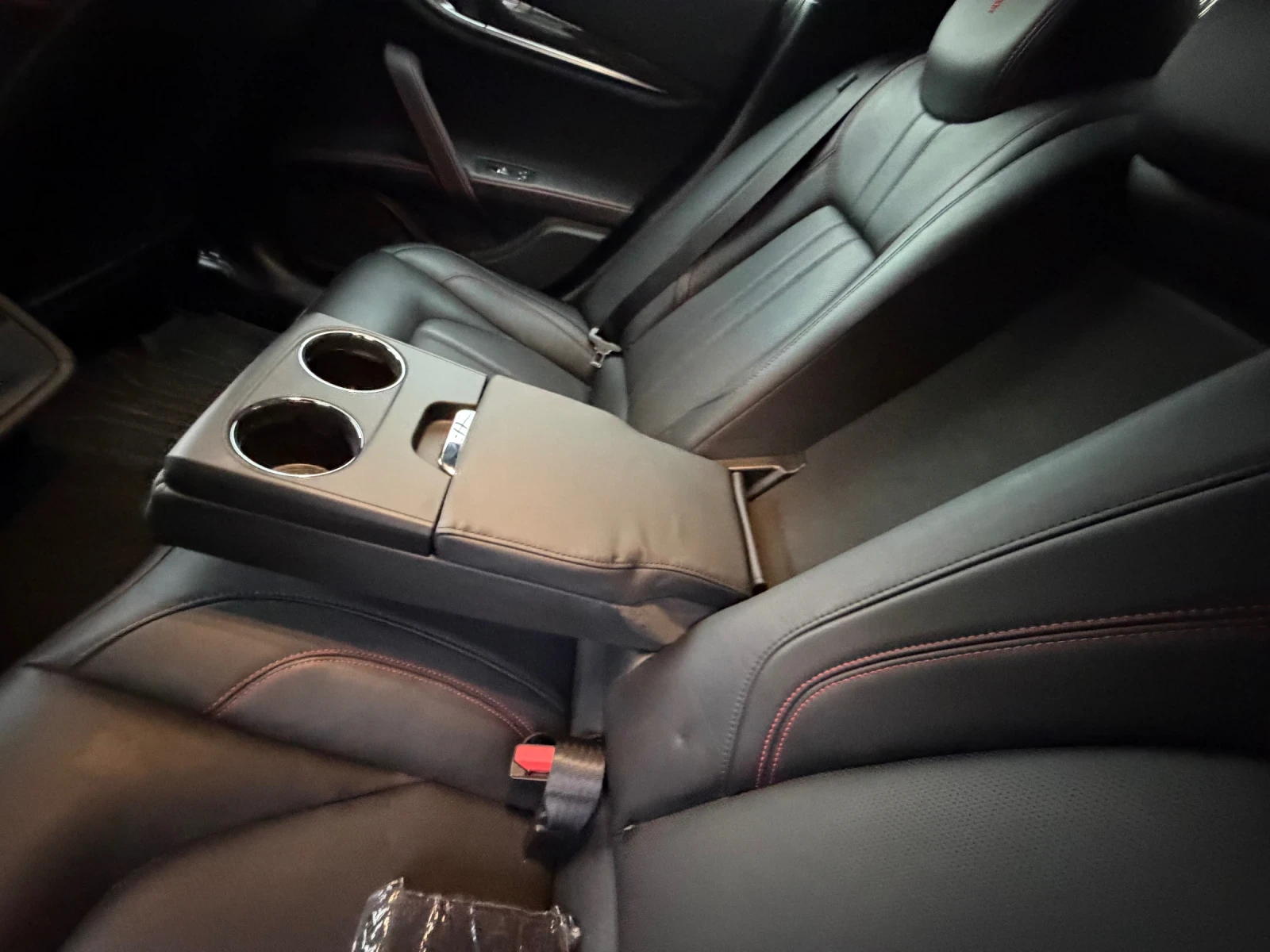 Maserati Ghibli Modena 2022 , снимка 9 - Автомобили и джипове - 54572101
