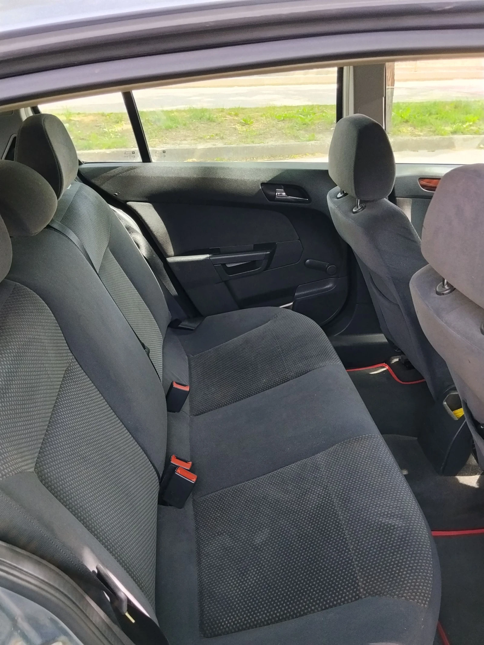 Opel Astra 1.7 cdti 100, снимка 14 - Автомобили и джипове - 54962321