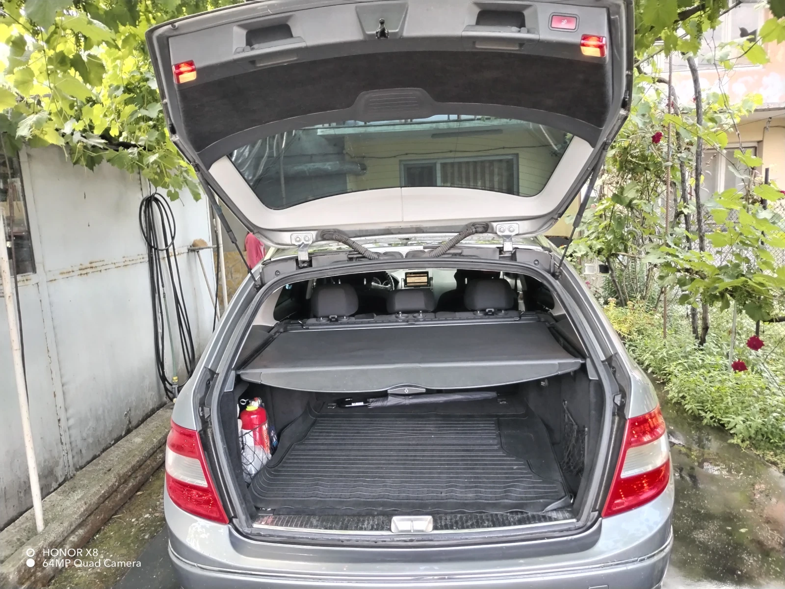 Mercedes-Benz C 220, снимка 8 - Автомобили и джипове - 54898804