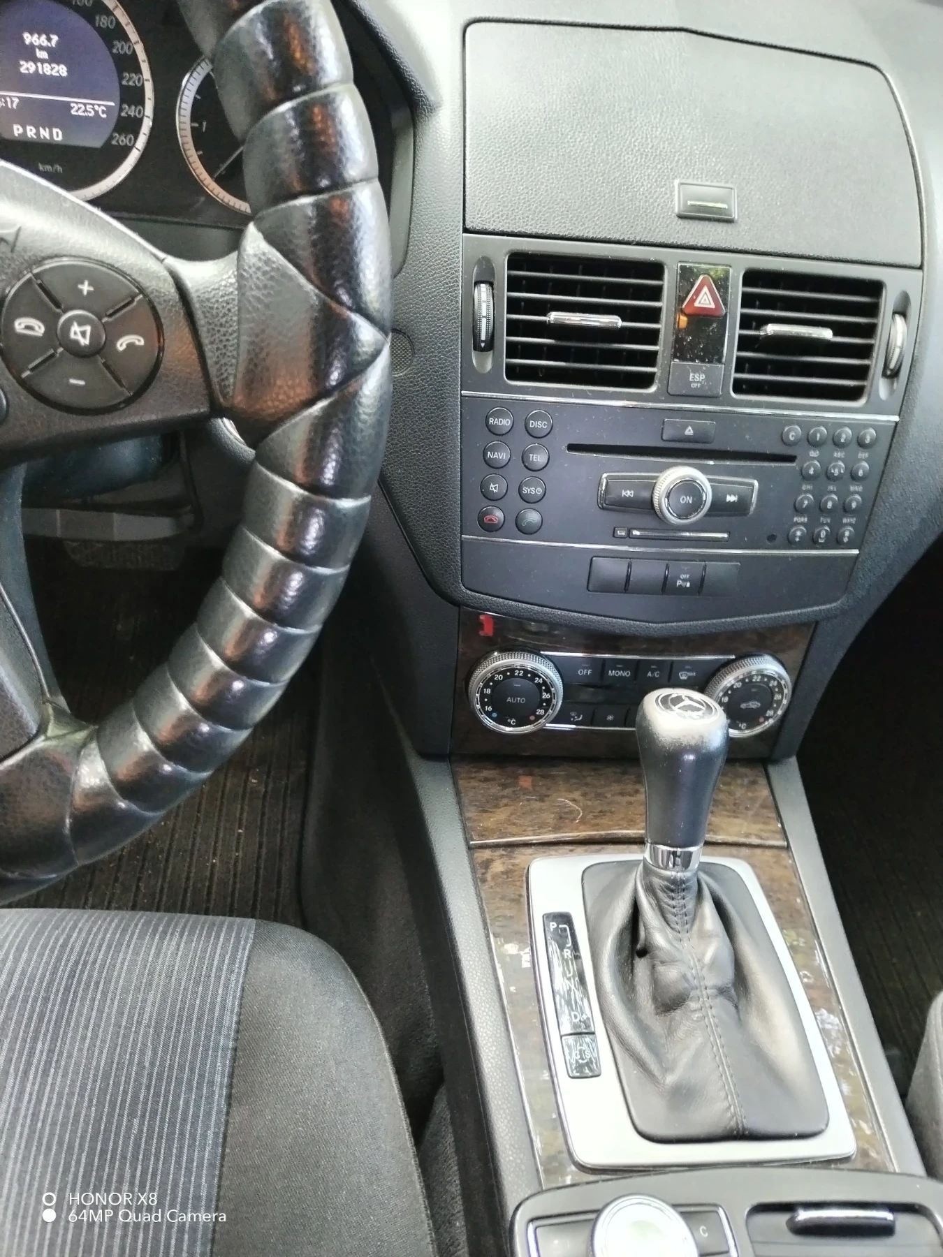 Mercedes-Benz C 220, снимка 12 - Автомобили и джипове - 54898804