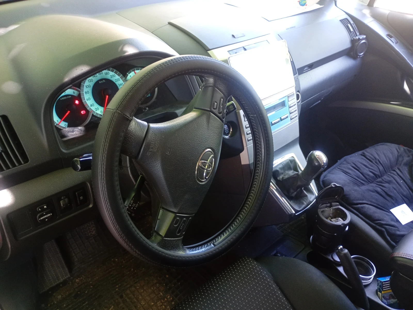 Toyota Corolla verso D-4D , снимка 2 - Автомобили и джипове - 54928467
