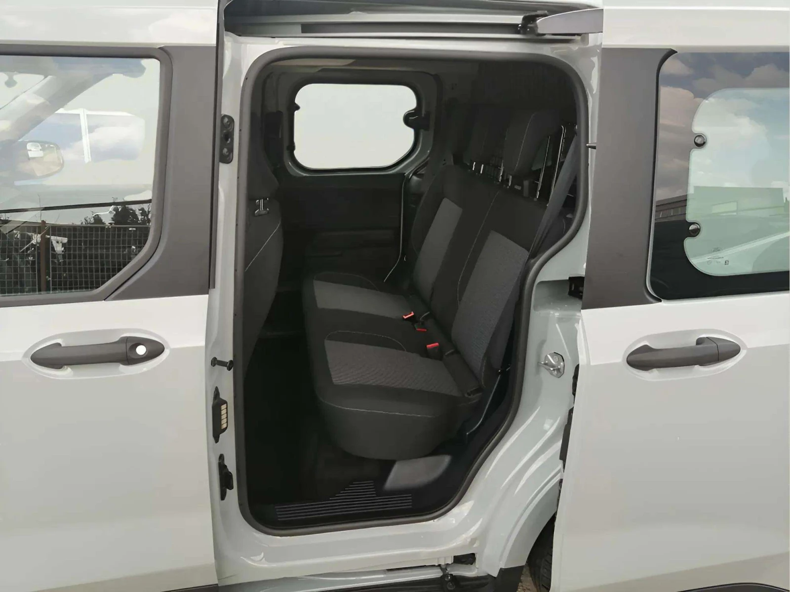 Ford Courier 1.0L, снимка 9 - Автомобили и джипове - 55158043