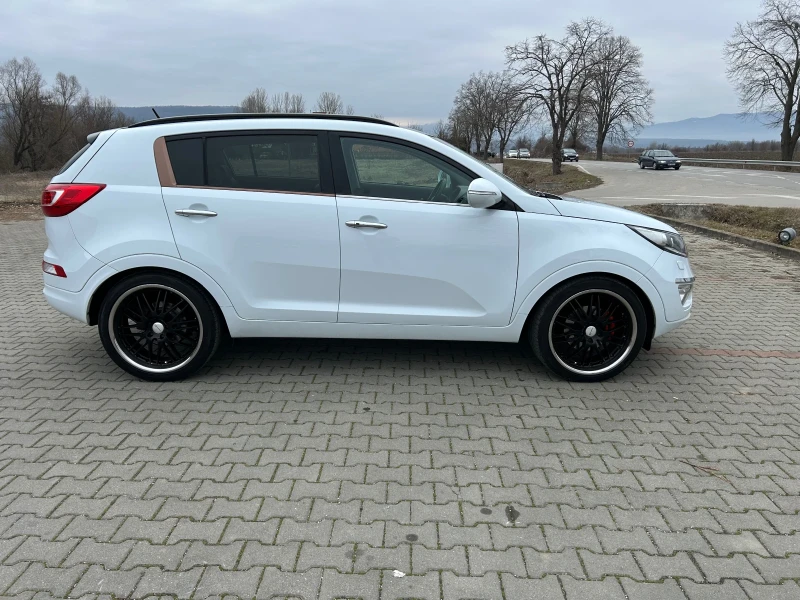 Kia Sportage 2.0 CRDI 4x4, снимка 3 - Автомобили и джипове - 49086118