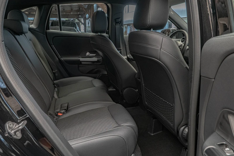 Mercedes-Benz GLA 200 d/4Matic/Virtual/Камера/, снимка 8 - Автомобили и джипове - 51085510