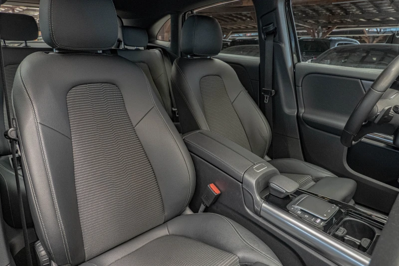 Mercedes-Benz GLA 200 d/4Matic/Virtual/Камера/, снимка 7 - Автомобили и джипове - 51085510