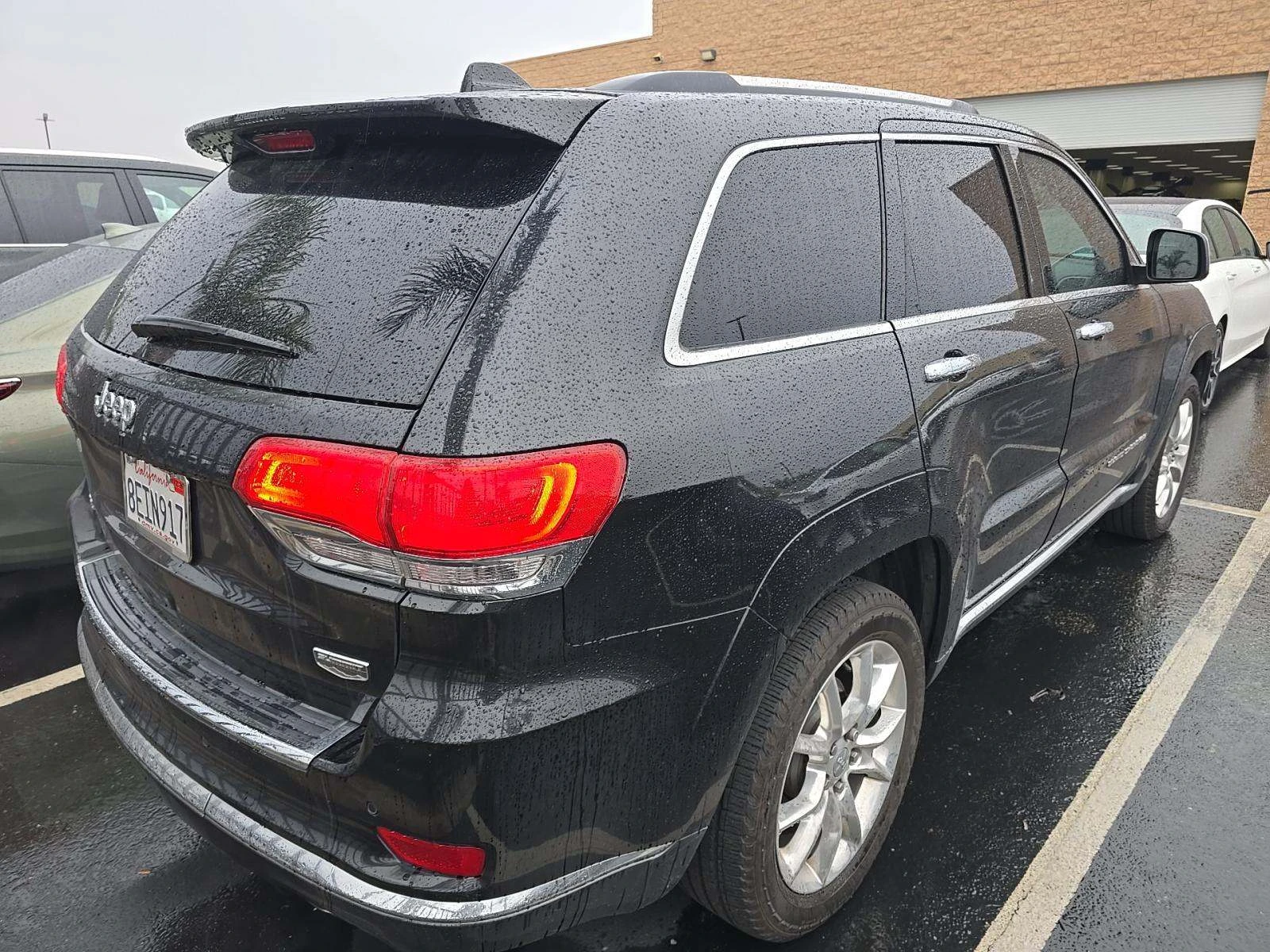 Jeep Grand cherokee 5.7 HEMI* SUMMIT* ОБДУХВАНЕ* ПОДГРЕВ* KEYLESS* H&K - изображение 4