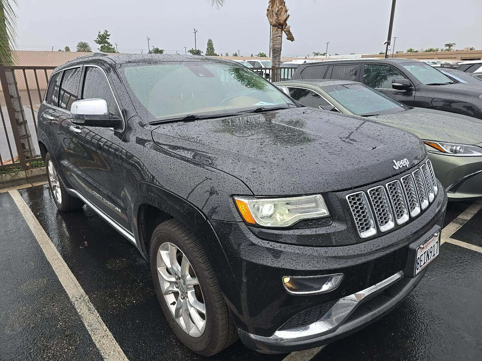 Jeep Grand cherokee 5.7 HEMI* SUMMIT* ОБДУХВАНЕ* ПОДГРЕВ* KEYLESS* H&K - изображение 2