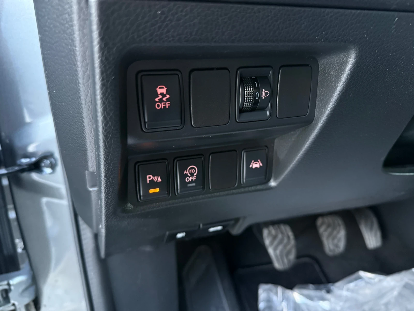 Nissan Qashqai 1.5DCi 360Кам Нави Пано, снимка 11 - Автомобили и джипове - 54182472