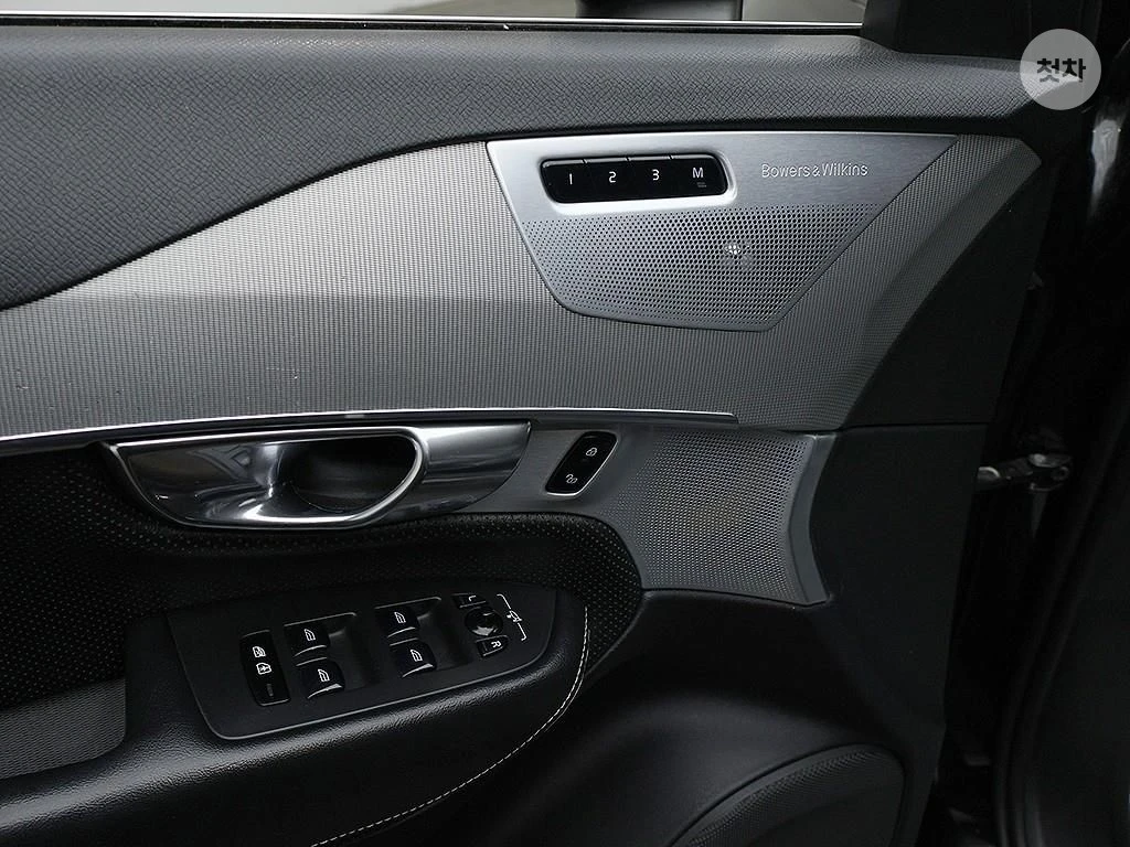 Volvo Xc90 T6 AWD R-DESIGN HEAD UP FULL, снимка 11 - Автомобили и джипове - 55661465