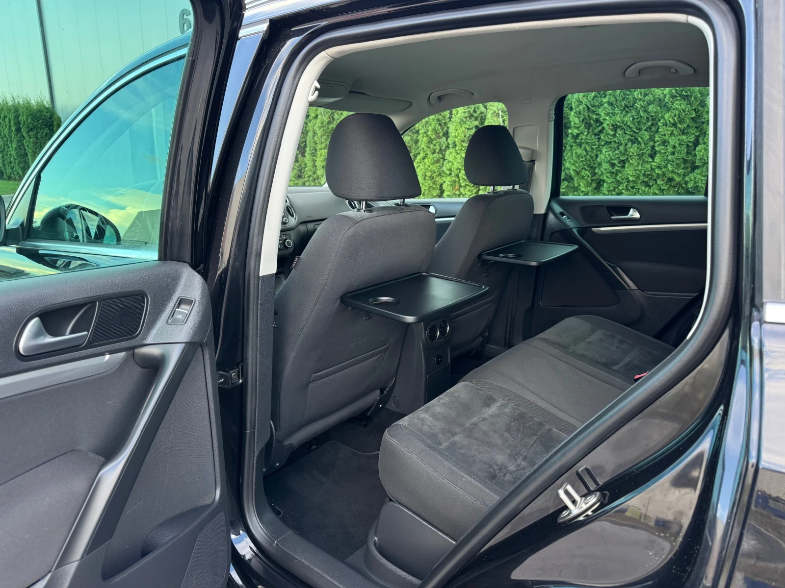 VW Tiguan 2.0TDI 4Motion/Facelift/ШВЕЙЦАРИЯ!!!, снимка 14 - Автомобили и джипове - 56201031