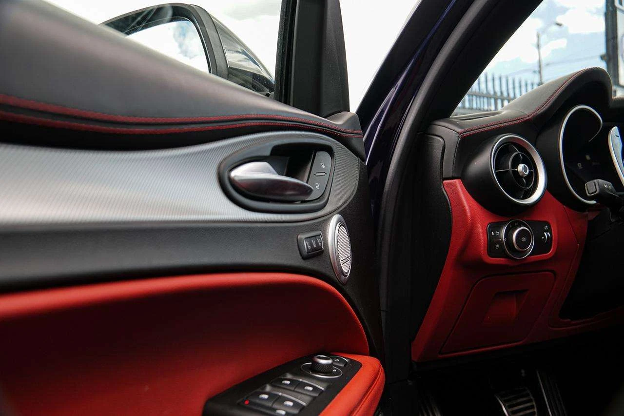 Alfa Romeo Stelvio Ti Sport | AWD| ONE OWNER| BSM| NAVI| PANO| RED IN | Mobile.bg � ����������� 9