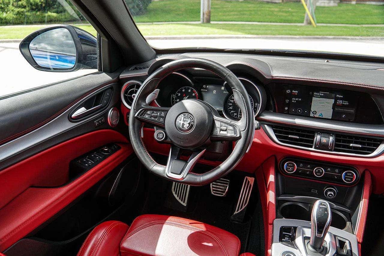 Alfa Romeo Stelvio Ti Sport | AWD| ONE OWNER| BSM| NAVI| PANO| RED IN | Mobile.bg � ����������� 17