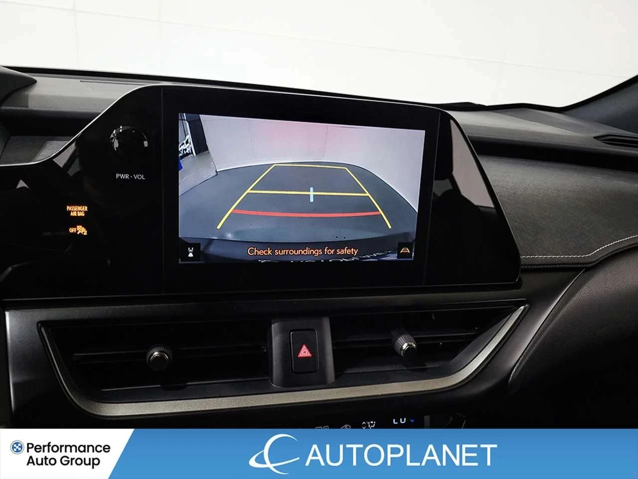 Lexus UX | Mobile.bg � ����������� 15