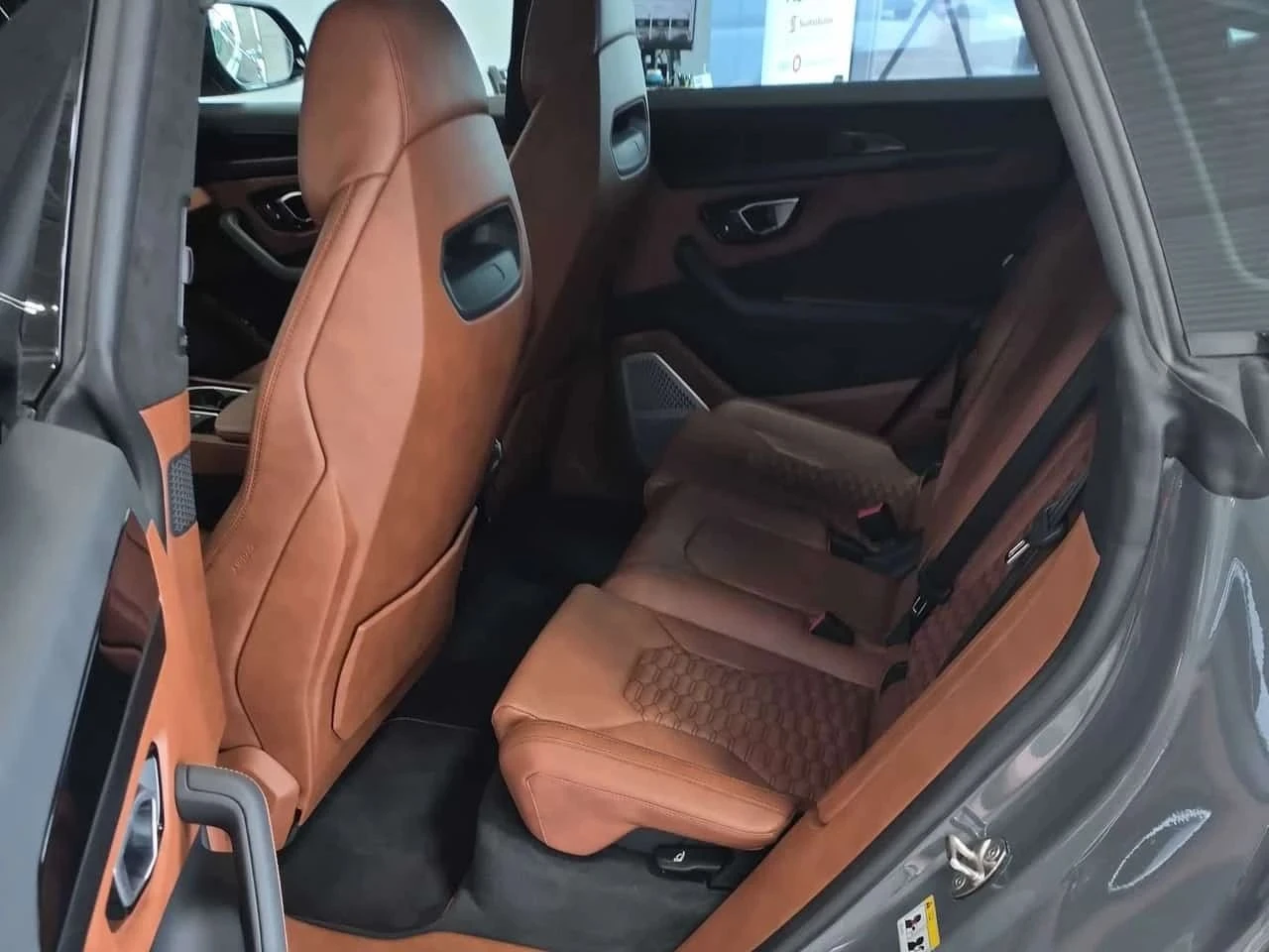 Lamborghini Urus, снимка 16 - Автомобили и джипове - 56707692