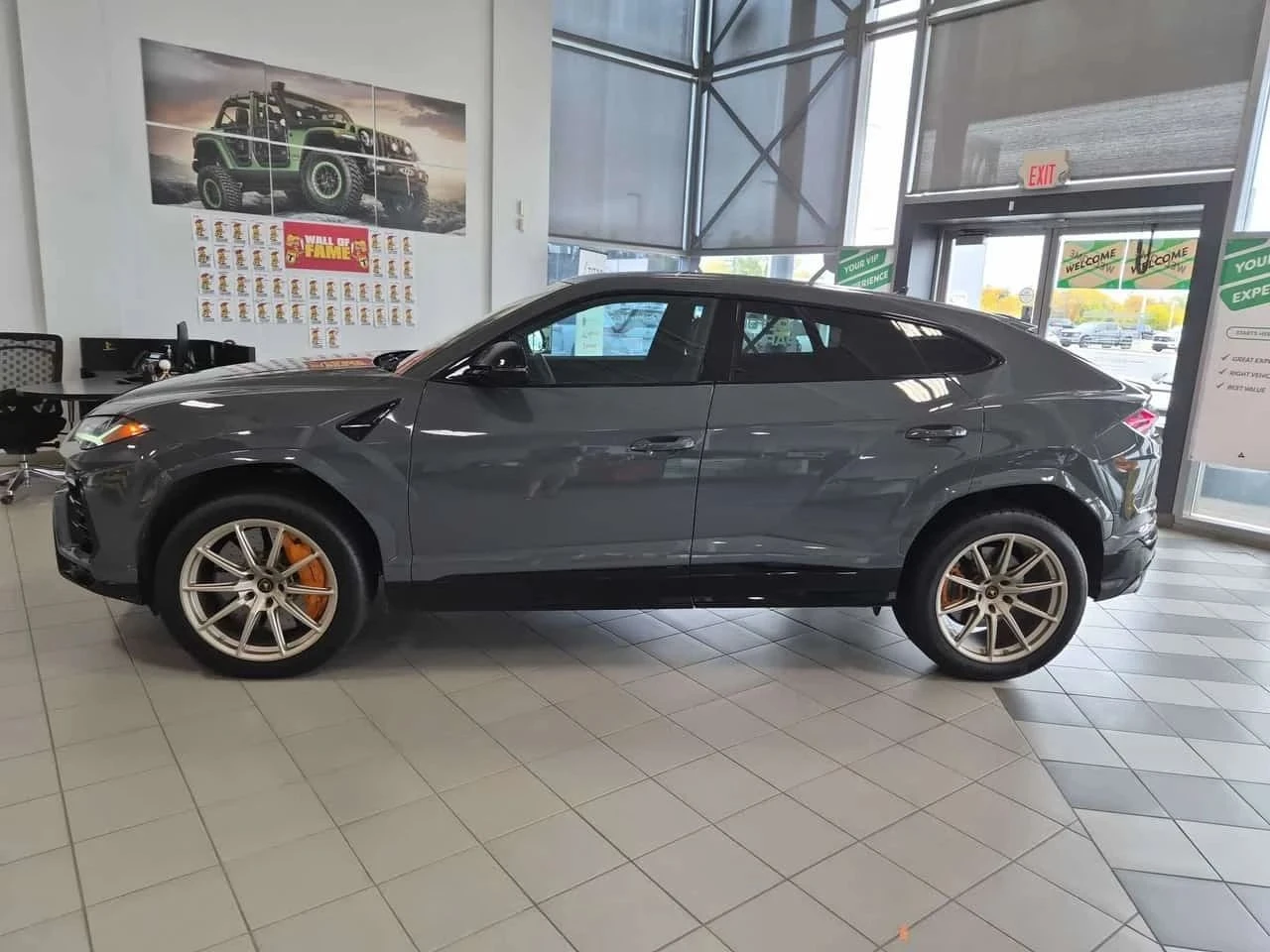 Lamborghini Urus, снимка 2 - Автомобили и джипове - 56707692