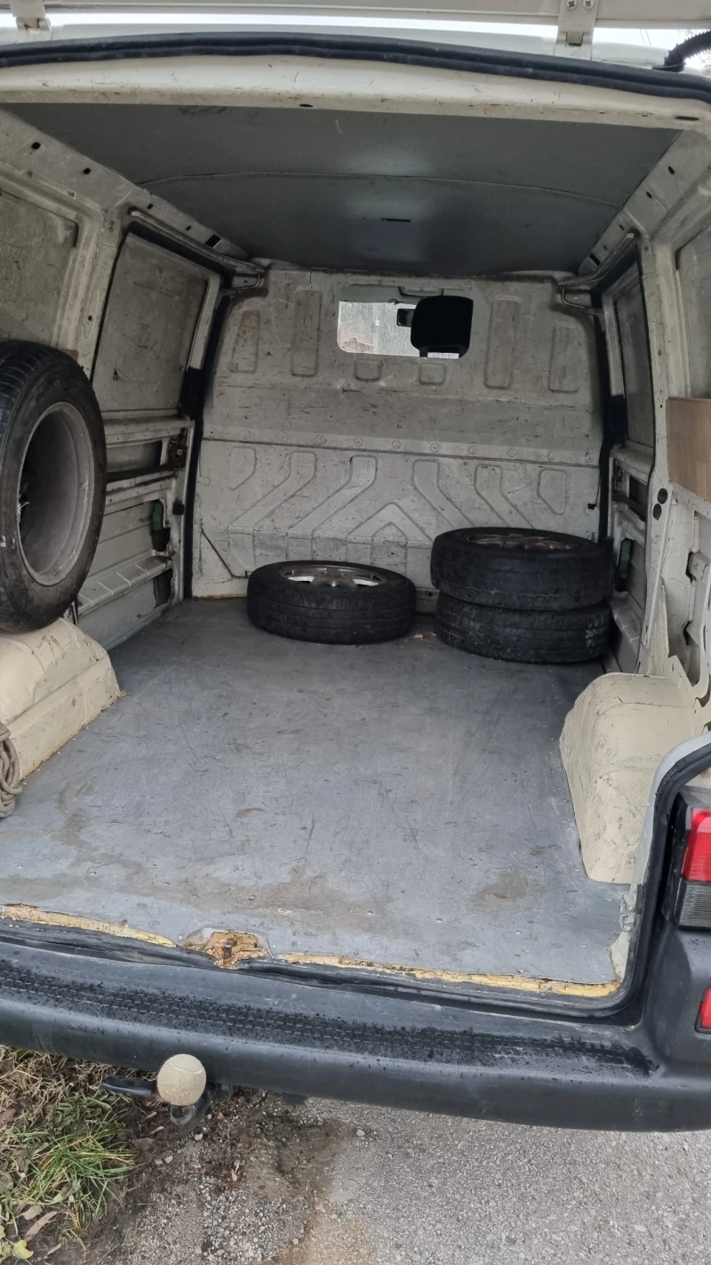 VW Transporter Sinhro 2.5 TDI , 4x4, обслужен, снимка 12 - Бусове и автобуси - 48413011