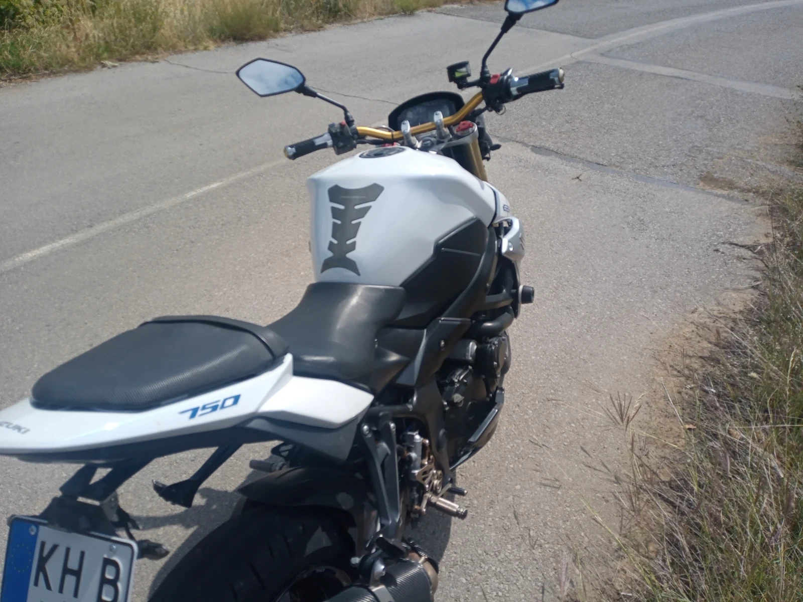 Suzuki Gsr 750 - изображение 7