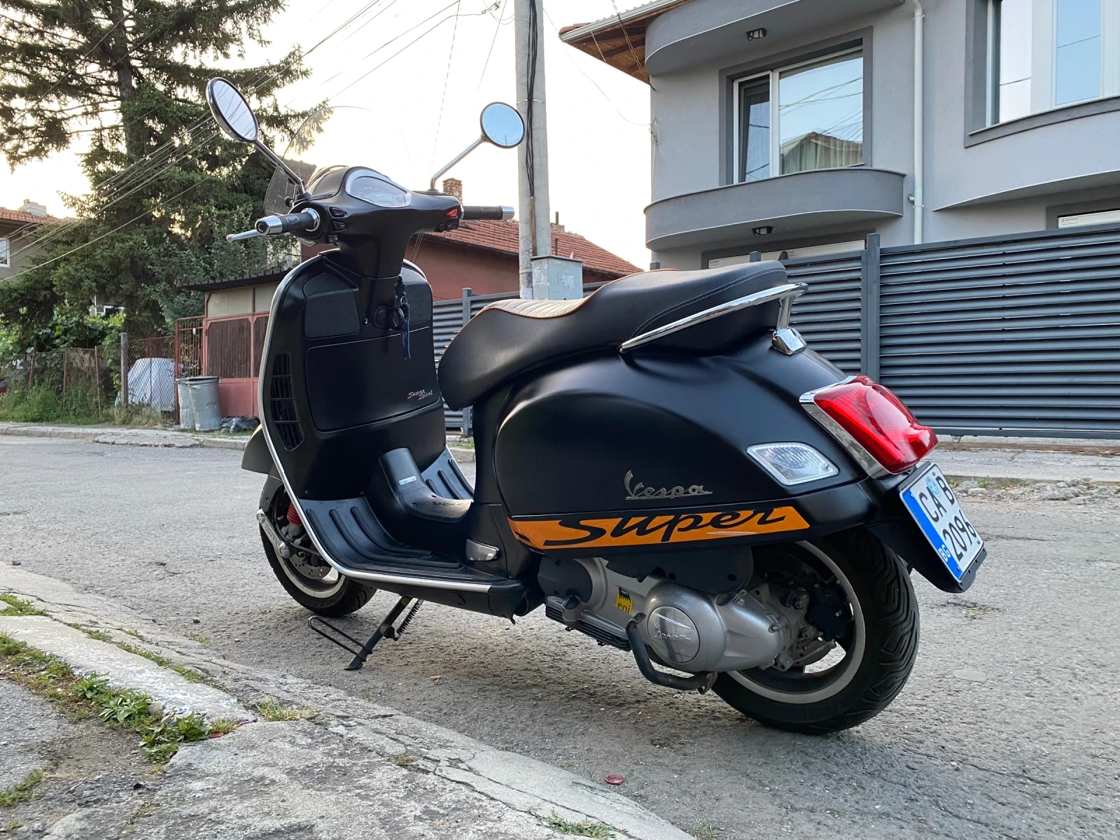 Vespa GTS Акрапович, снимка 3 - Мотоциклети и мототехника - 55879658